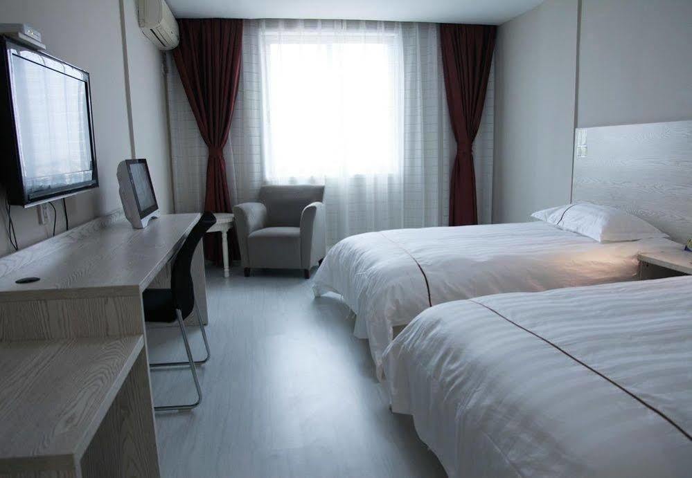 Huzhou Youyou Holiday Hotel Nanxun Exterior photo