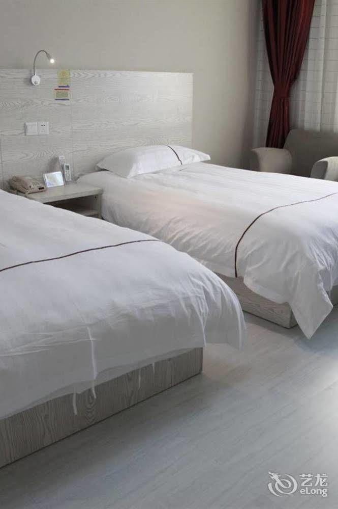 Huzhou Youyou Holiday Hotel Nanxun Exterior photo